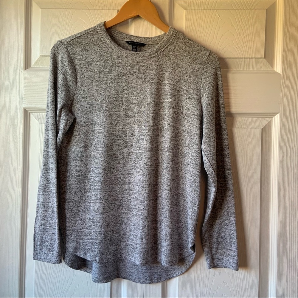 BANANA REPUBLIC grey sweater size medium petite long sleeve
